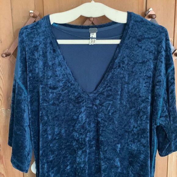 Free People blue/green crushed velvet long short sleeve tunic tee - Picture 4 of 8